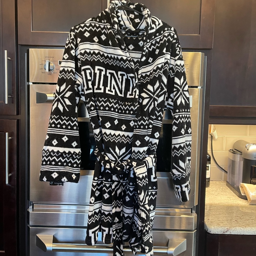 COPY - Black and white LOVE PINK bathrobe size M/L